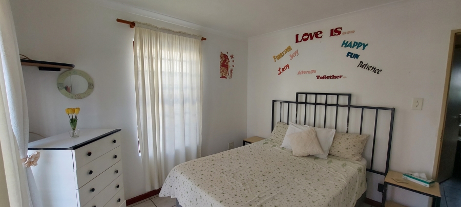 2 Bedroom Property for Sale in Skiathos Western Cape